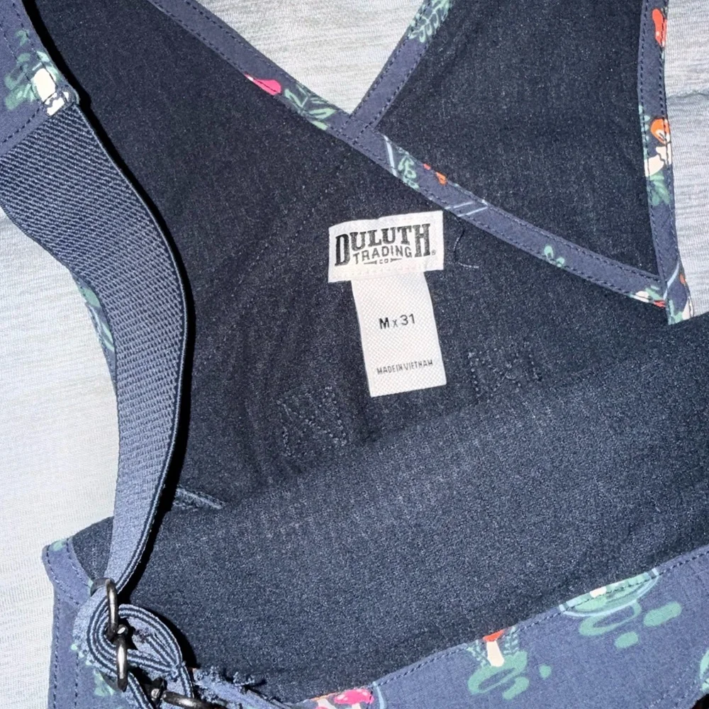 Duluth Trading Co Women's Heirloom Gardening Lined Bib Overalls - Picture 6 of 9